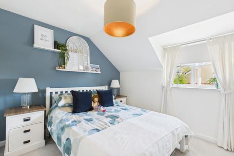 12 Bond Close, Tadley, RG26 4EW