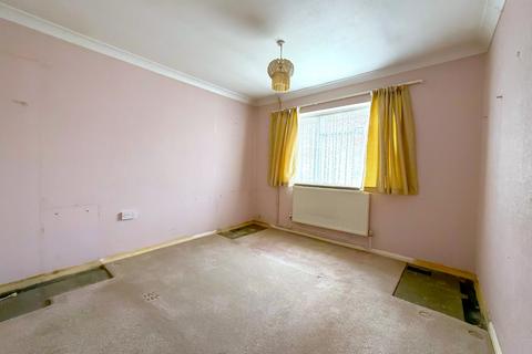 2 Ashton Crescent, Nailsea, Bristol, BS48 2JR