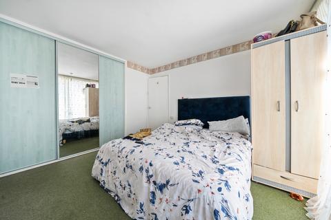 2 bedroom flat for sale, Conifer Rise, Westone, Northampton, NN3