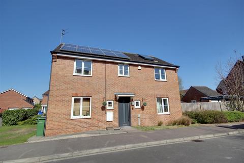 4 bedroom detached house for sale, Kingscroft Drive, Welton