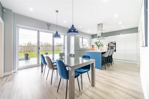 4 bedroom detached house for sale, Field View, Newcastle Upon Tyne NE20