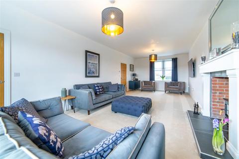 4 bedroom detached house for sale, Field View, Newcastle Upon Tyne NE20
