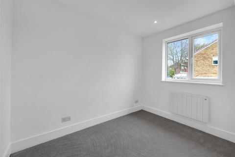 65 Doveney Close, Orpington, BR5 3WE