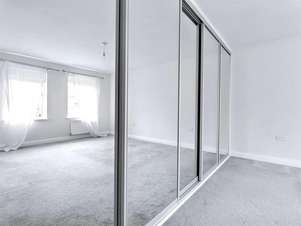 Principal bedroom