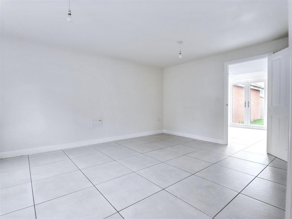 Sitting to dining room