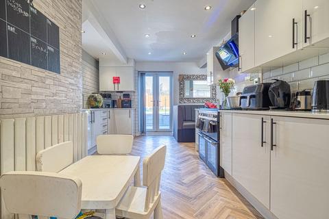 5 Arnside Road, Nottingham, NG5 5HE