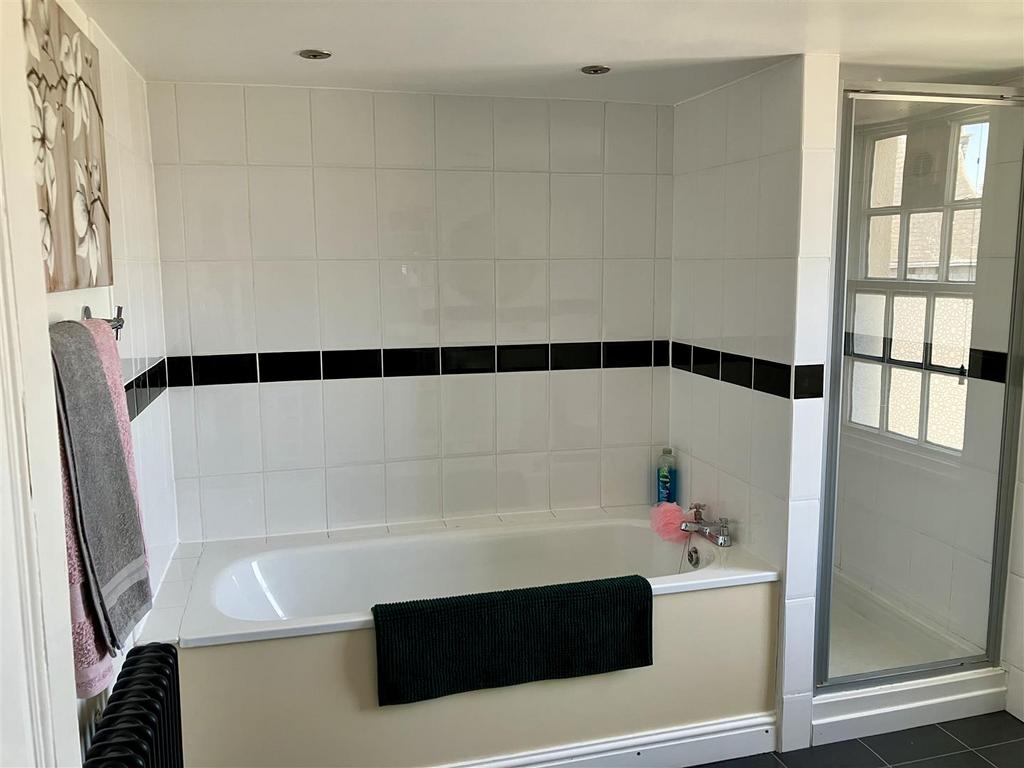 Bathroom.JPG