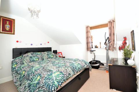 3 bedroom semi-detached house for sale, Bramley Road, Aylesbury