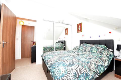 3 bedroom semi-detached house for sale, Bramley Road, Aylesbury