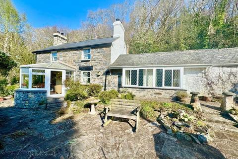 3 bedroom detached house for sale, Maenan