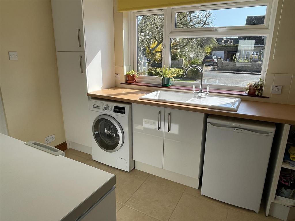 Utility Room.JPG