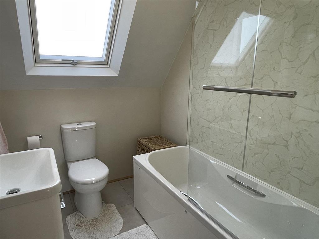 Bathroom.JPG