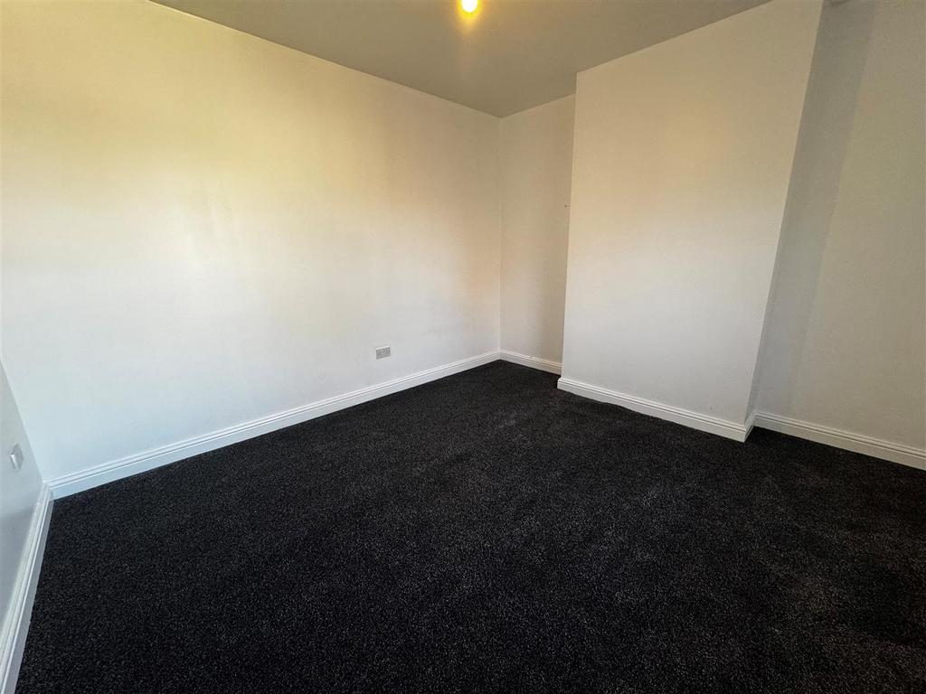 Bedroom 22.jpg