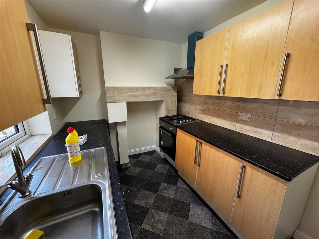 Kitchen 3.jpg