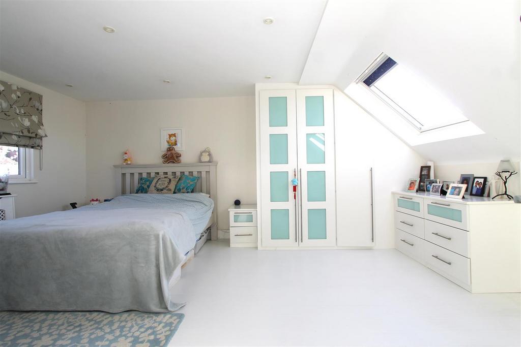 Bed1.JPG