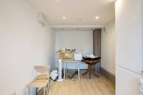 Studio for sale, Gunnersbury Avenue, Ealing, W5