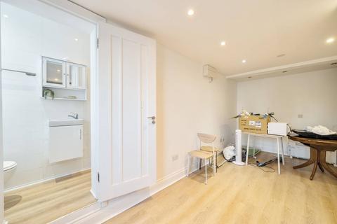 Studio for sale, Gunnersbury Avenue, Ealing, W5