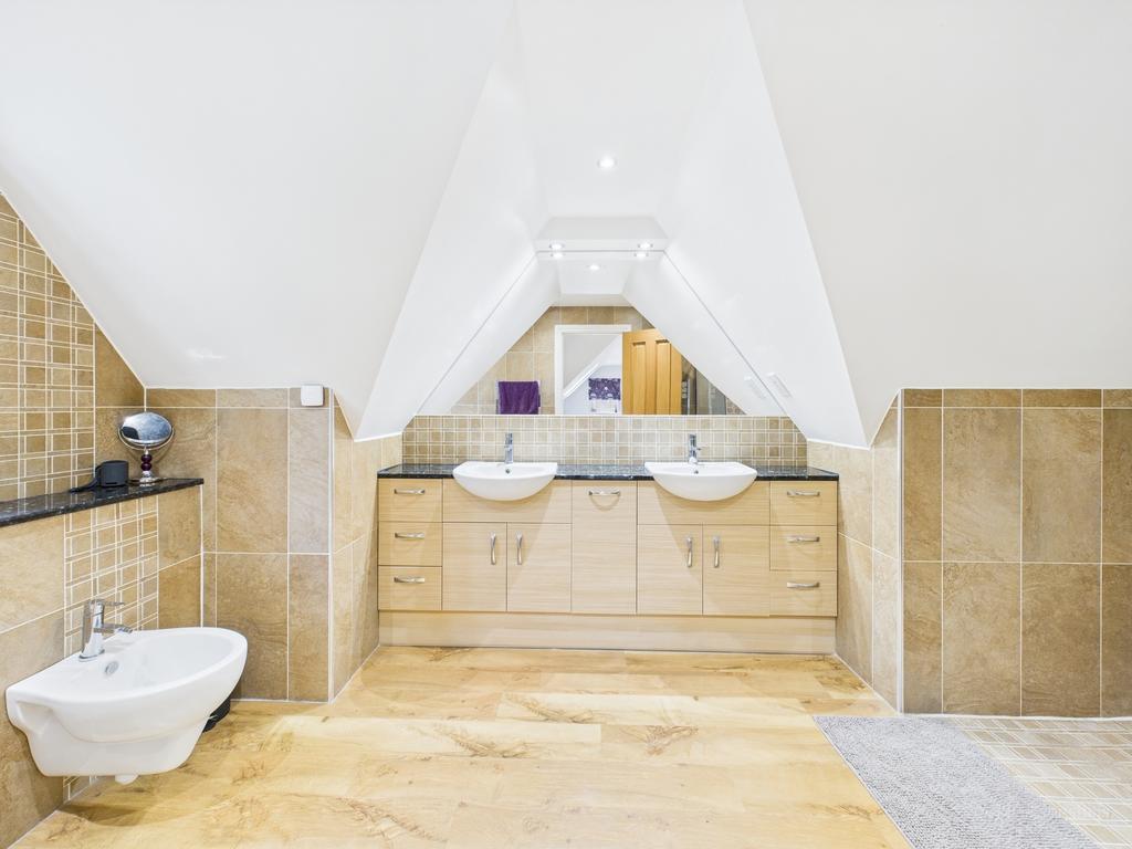 Ensuite
