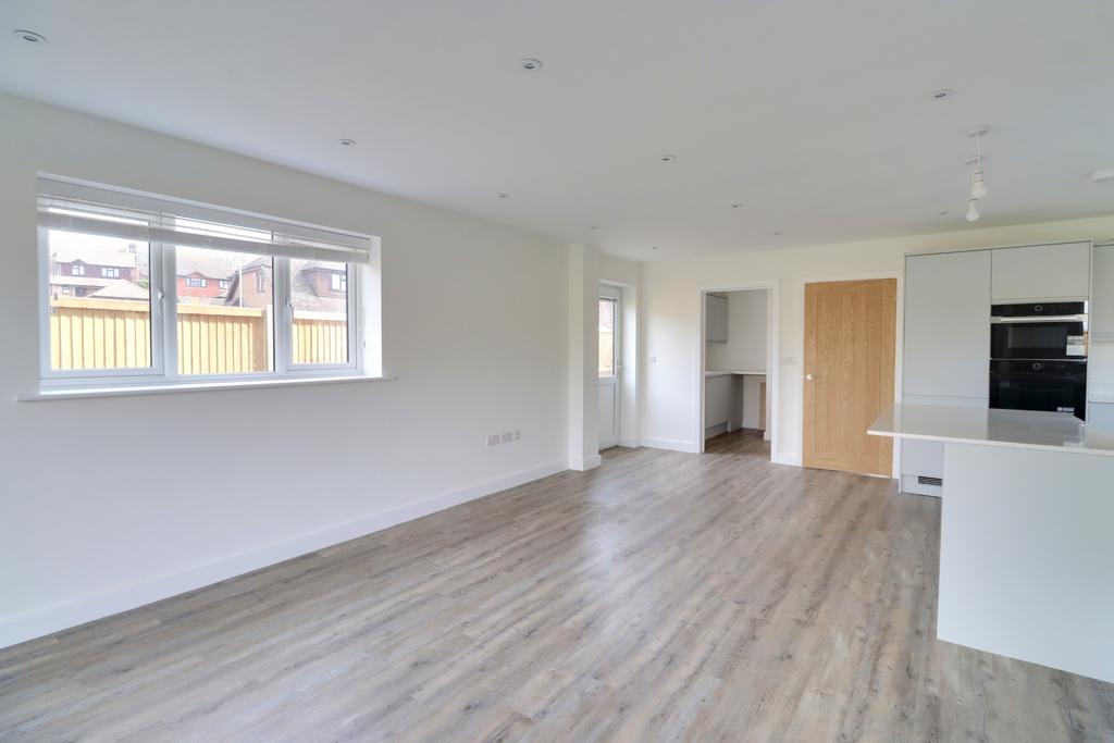 Kitchen/dining/family room