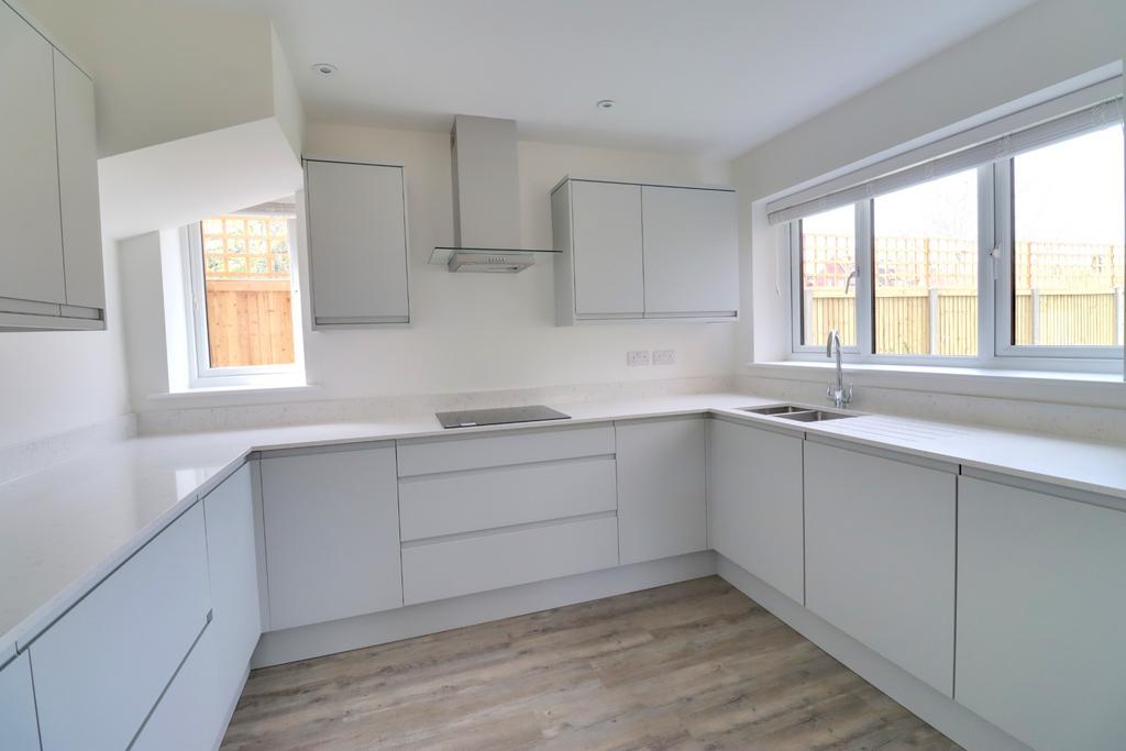 Kitchen/dining/family room