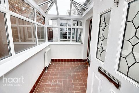 43 Chestnut Grove, Ilford, IG6 3AS