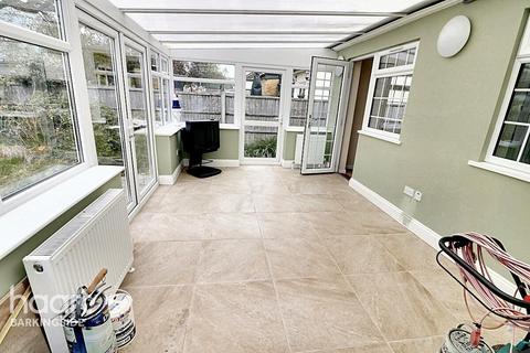 43 Chestnut Grove, Ilford, IG6 3AS