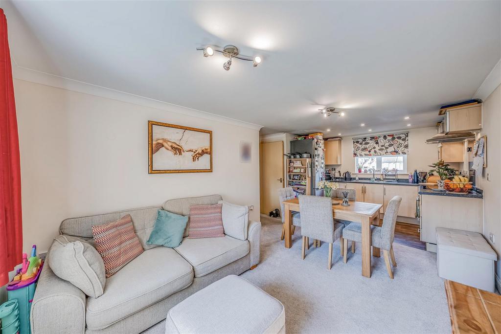 Lounge/Kitchen