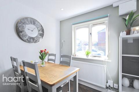 2, Corner Cottages Glen Road, Grayshott, Hindhead, GU26 6NB