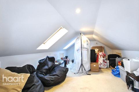 2, Corner Cottages Glen Road, Grayshott, Hindhead, GU26 6NB