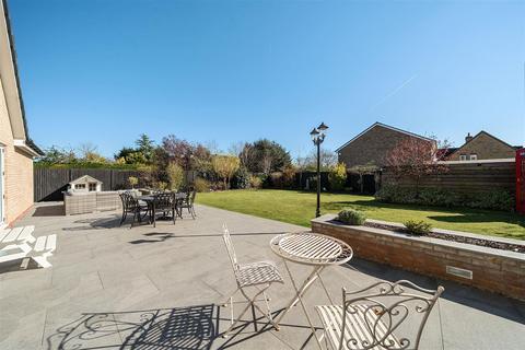 5 bedroom detached house for sale, Tamar Road, Bedford