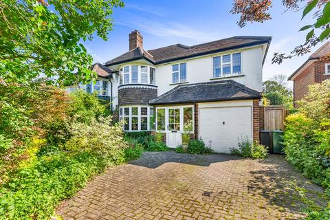 Vernon Walk, Tadworth KT20