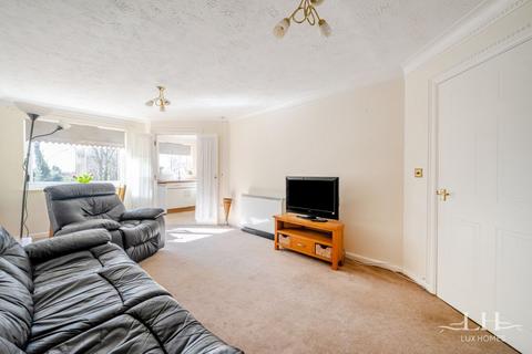1 bedroom flat for sale, Draper Court, Hornchurch