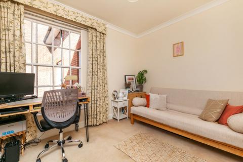 4 Albion Place, Winchester, SO23 8AX