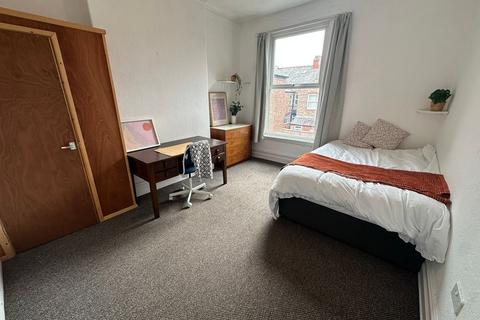 7 bedroom house to rent, Granville Road, Manchester M14