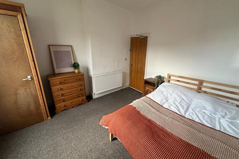 7 bedroom house to rent, Granville Road, Manchester M14