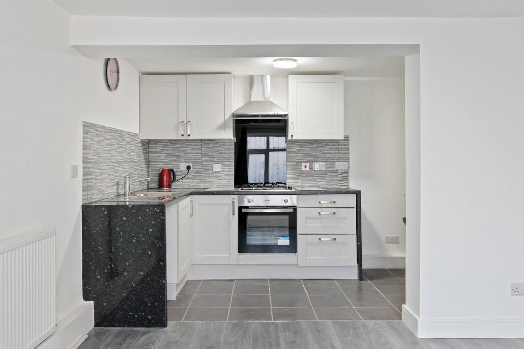 LFF, 102 Lewisham Way SE14 6 NY-No Watermark-13.jpg