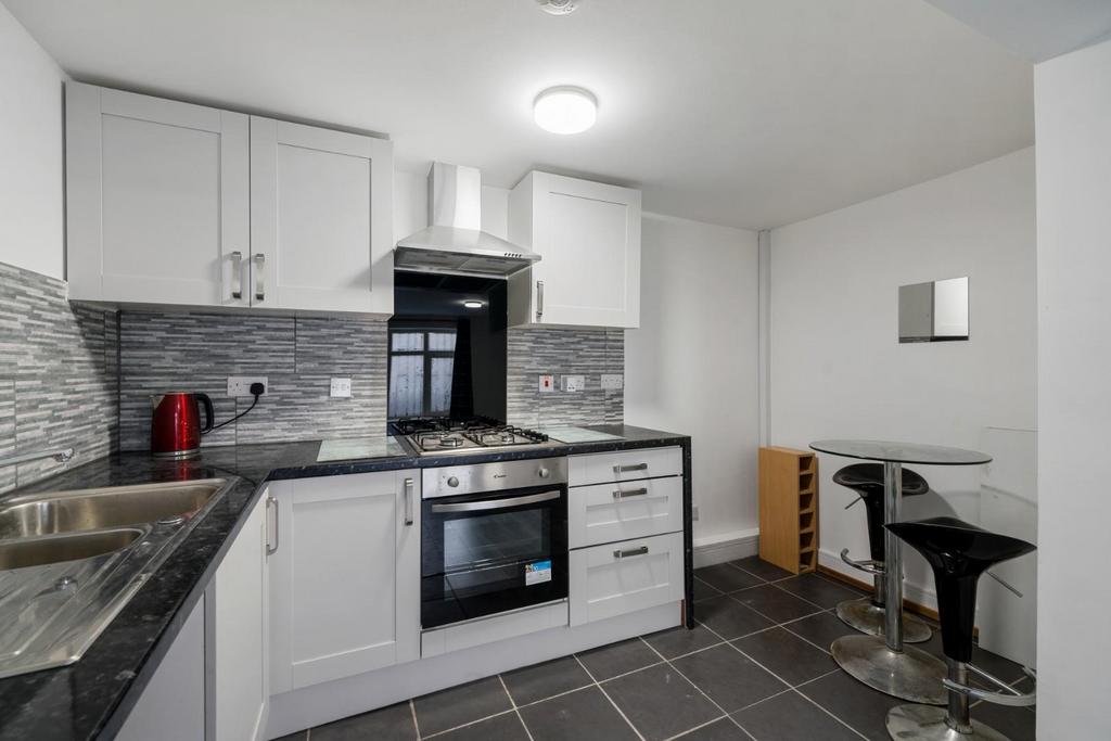 LFF, 102 Lewisham Way SE14 6 NY-No Watermark-5.jpg