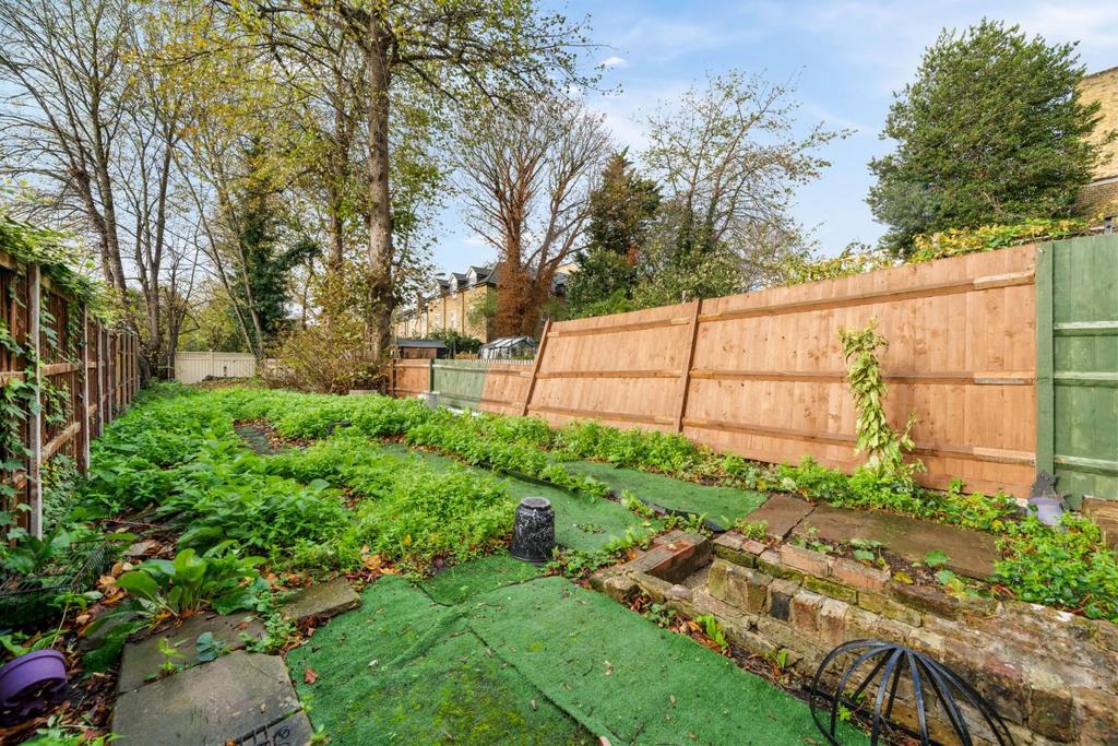 LFF, 102 Lewisham Way SE14 6 NY-No Watermark-12.jpg