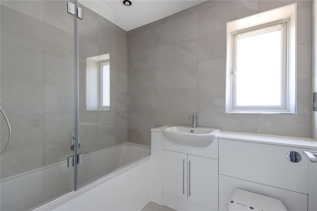 Plot 11 Bathroom