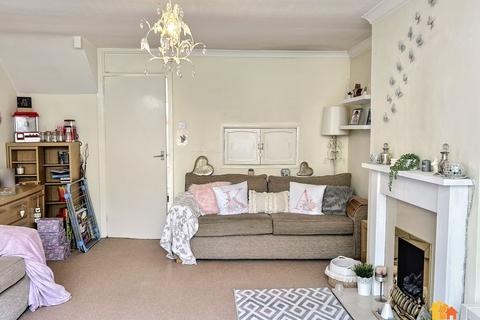 8 Abbotts Vale, Chesham, HP5 3HN