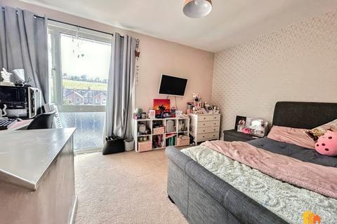 8 Abbotts Vale, Chesham, HP5 3HN