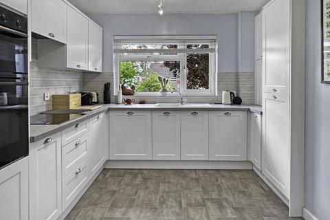 12 Matthew Parker Close, Landbeach, Cambridge, CB25 9FB