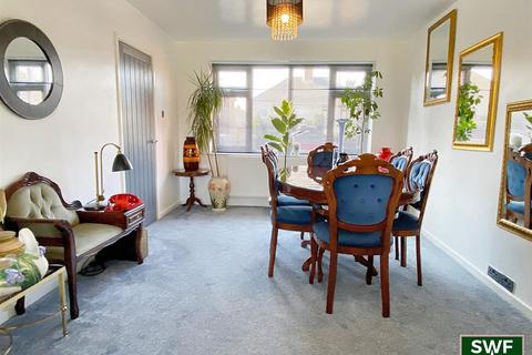 3 bedroom semi-detached house for sale, Swan Bank, Penn