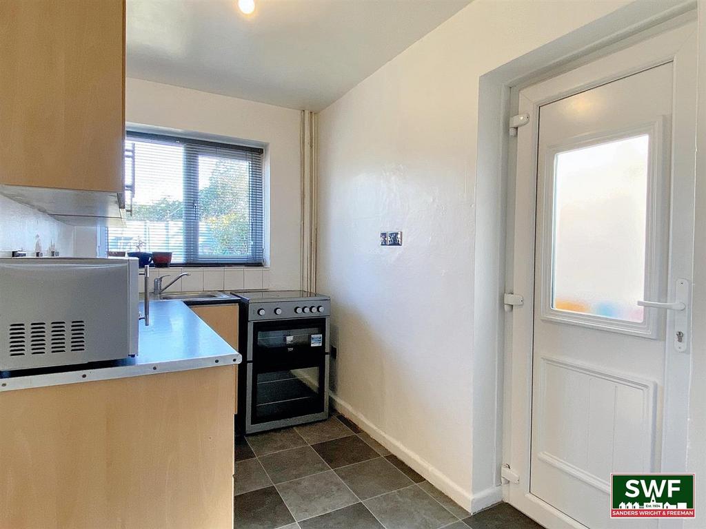 Kitchen3.jpg