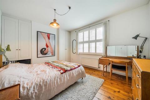 8 Cyprus Street, London, E2 0NN