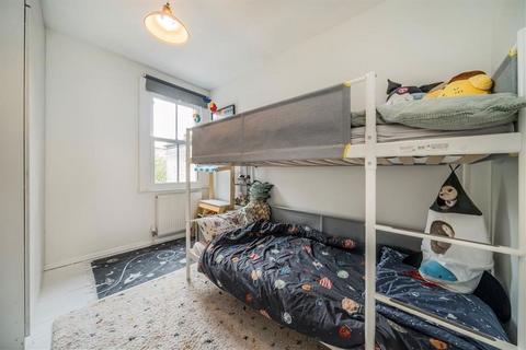 8 Cyprus Street, London, E2 0NN
