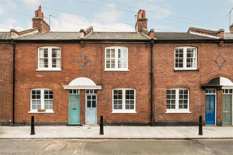 8 Cyprus Street, London, E2 0NN