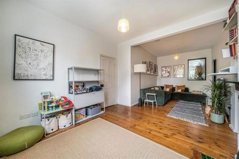 8 Cyprus Street, London, E2 0NN