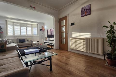 4 bedroom house to rent, Waltham Way, Chingford