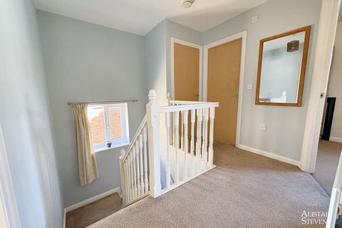 31 Oakley Drive, Oldham, OL1 4TR